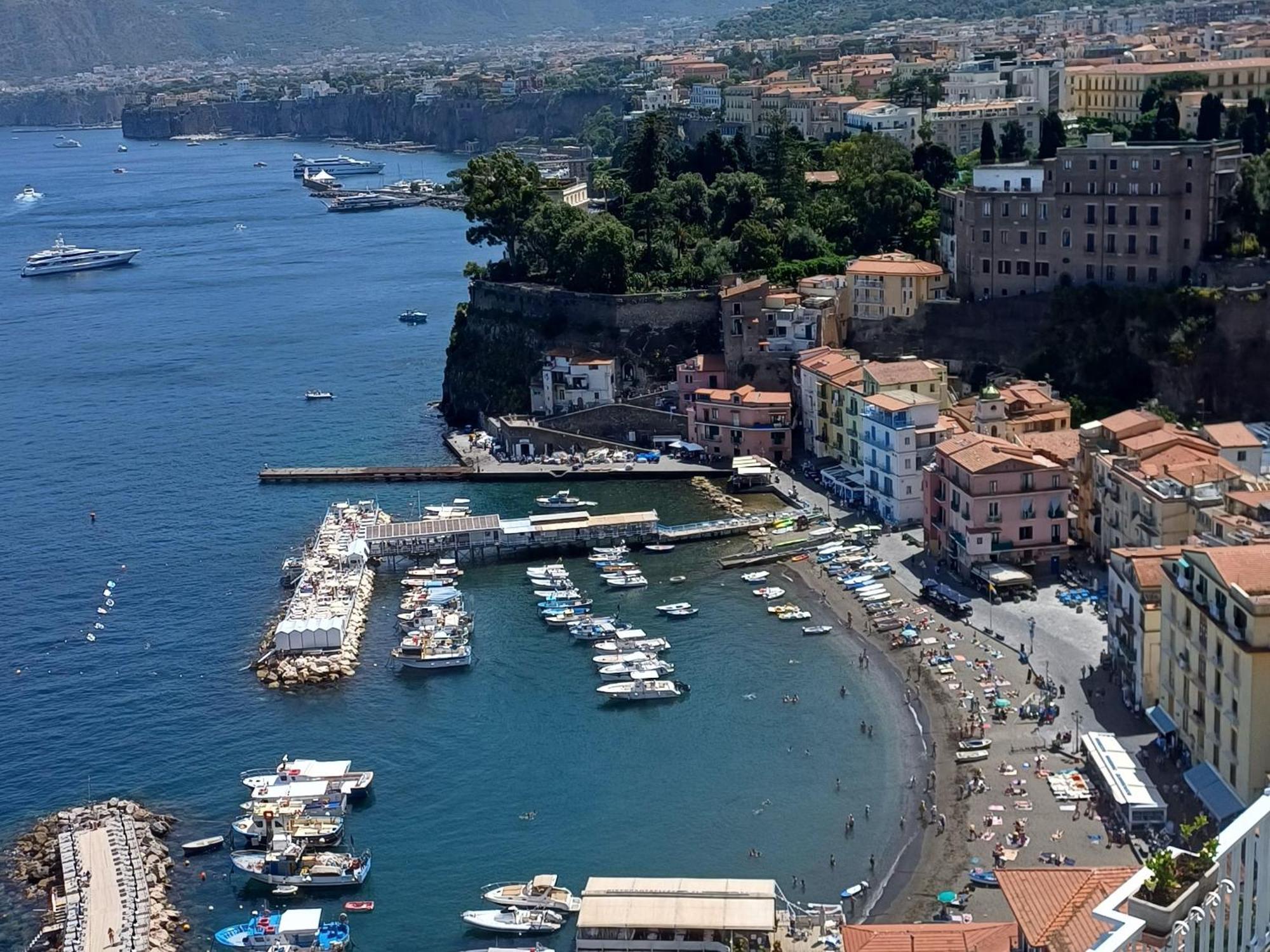 Bed & Breakfast A Casa Di Erica Sorrento